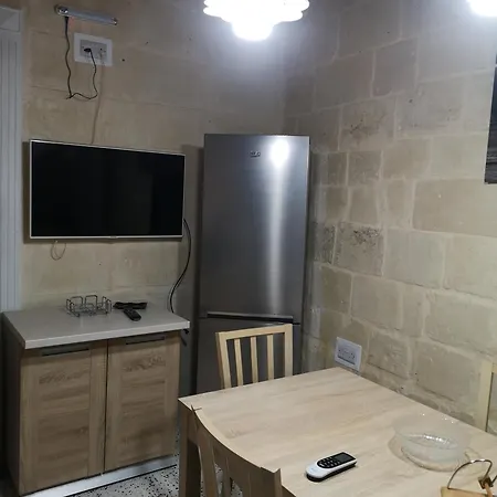 17 Domus Mariae Town House *