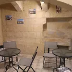 17 Domus Mariae Town House *