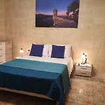 17 Domus Mariae Town House *