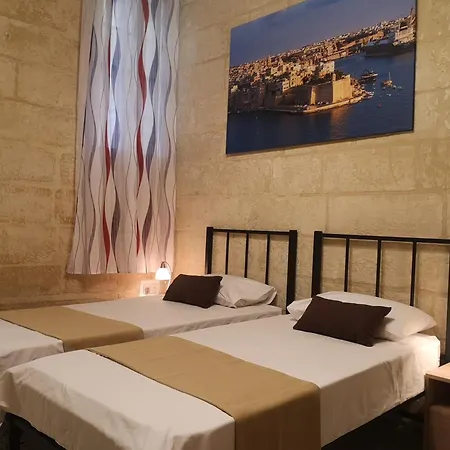 17 Domus Mariae Town House *