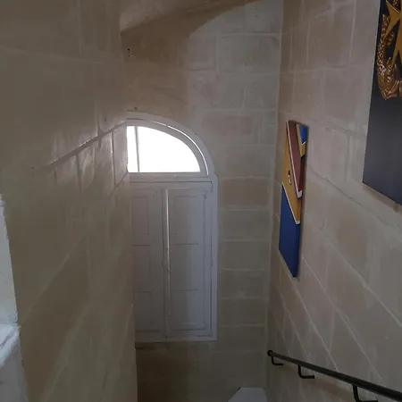 17 Domus Mariae Town House