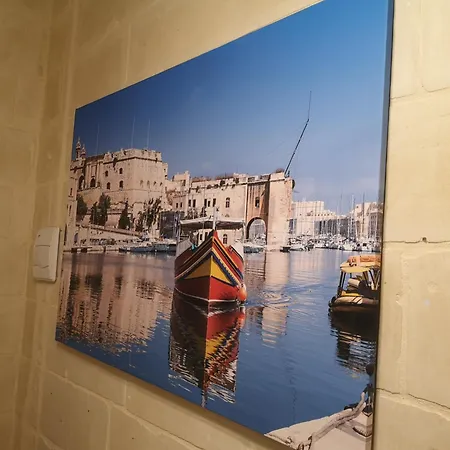 17 Domus Mariae Town House * Senglea