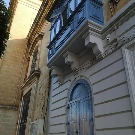 17 Domus Mariae Town House