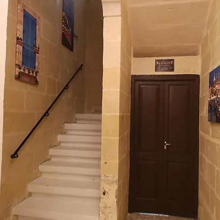 17 Domus Mariae Town House *