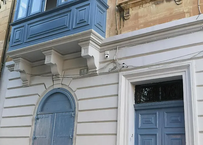 17 Domus Mariae Town House *