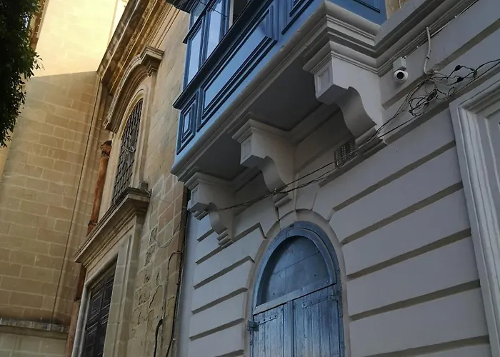 17 Domus Mariae Town House