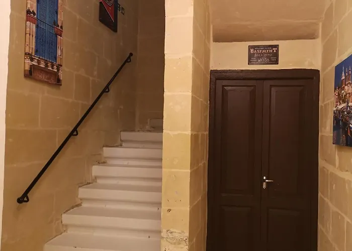 17 Domus Mariae Town House *