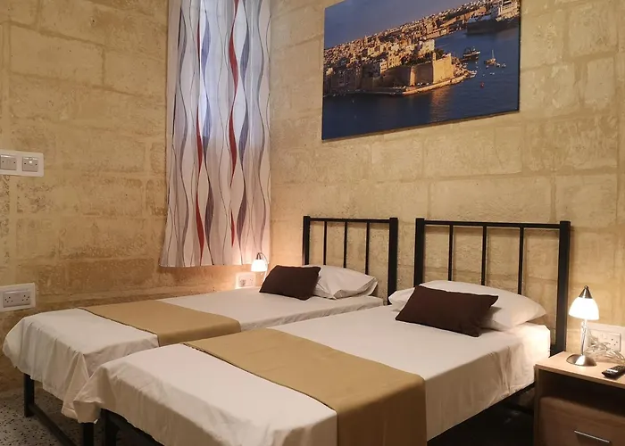 17 Domus Mariae Town House *